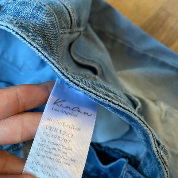 Kancan Jean Light Wash Lightly Distressed Size 26 Pants Womens - Picture 4 of 12